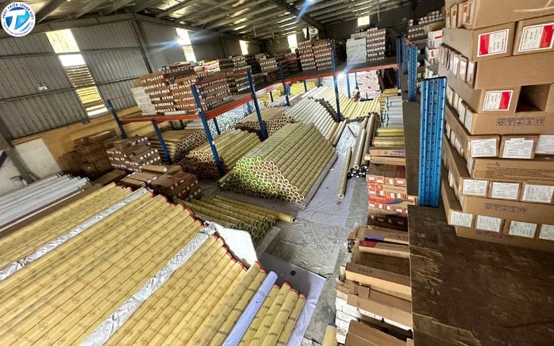 Mua keo phủ UV tại Phát Triển Trung Việt